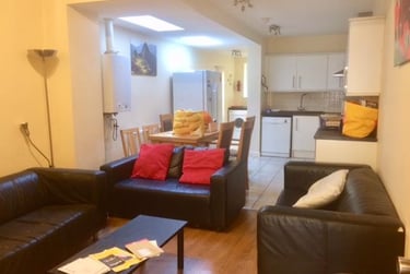 6 bed house, Dawlish Road, Selly Park, Birmingham, B297AS - Image 2